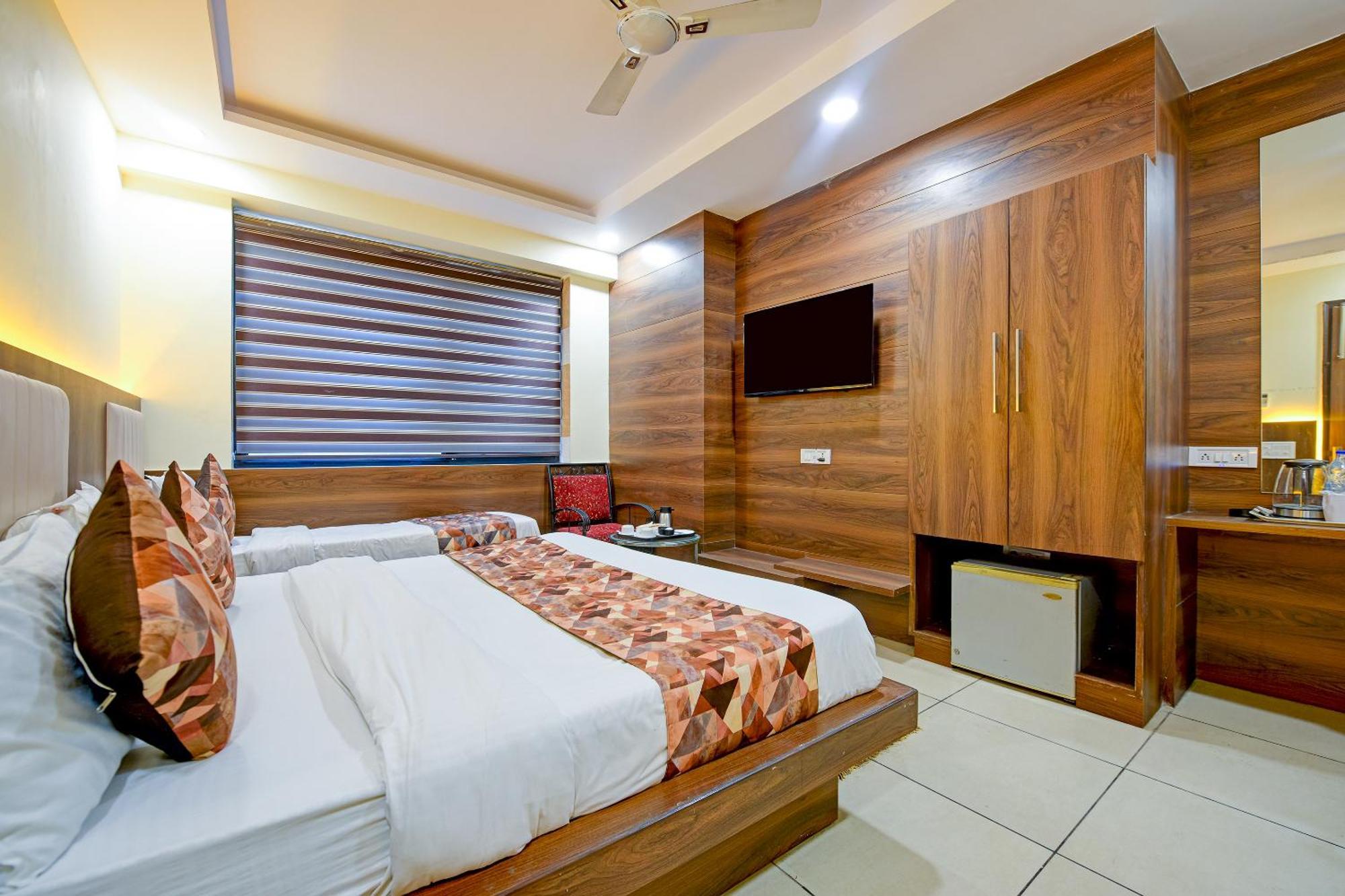 Hotel Le Grand - Walk-In From Rk Ashram Metro Station Neu-Delhi Exterior foto