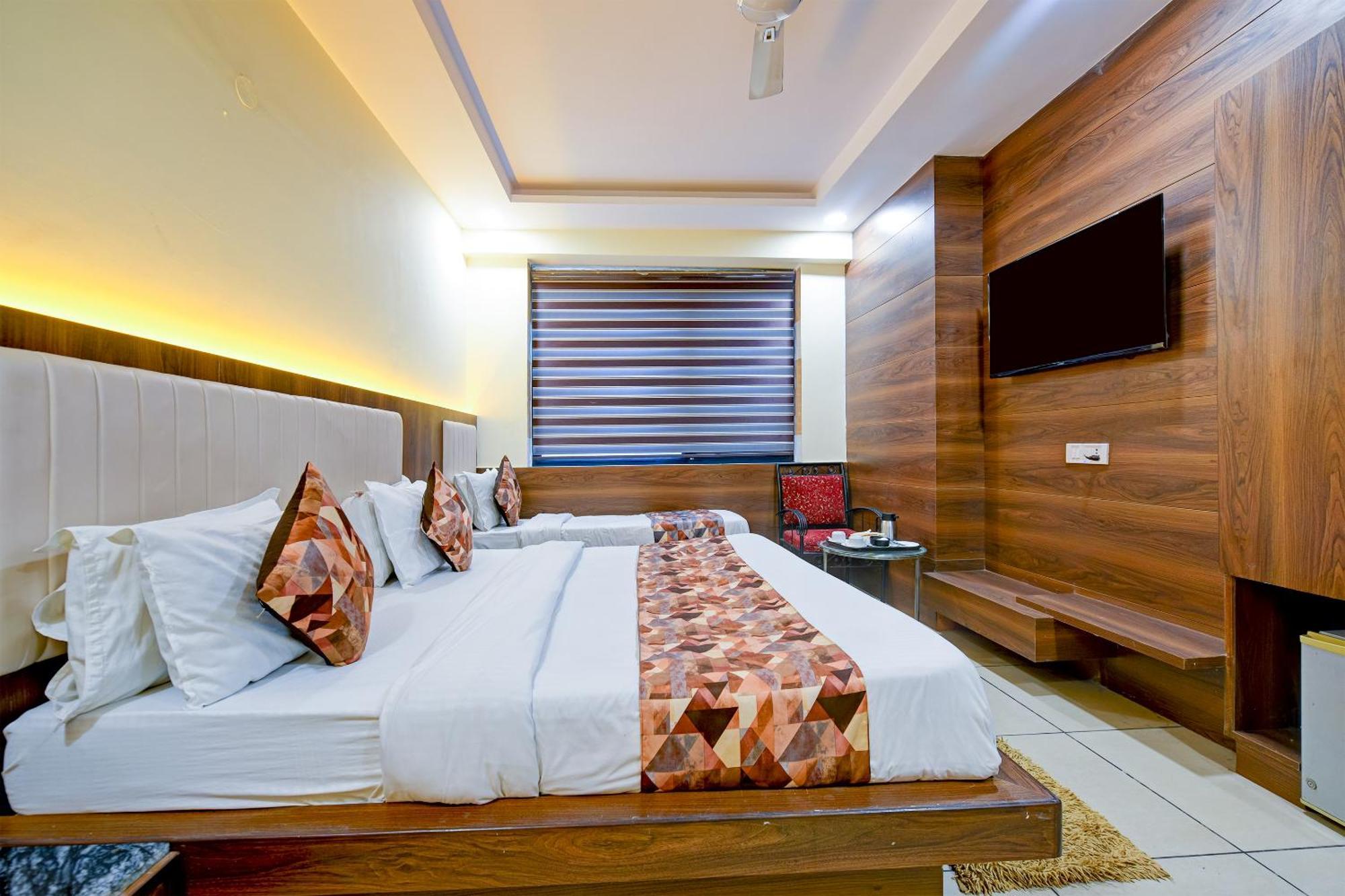 Hotel Le Grand - Walk-In From Rk Ashram Metro Station Neu-Delhi Exterior foto